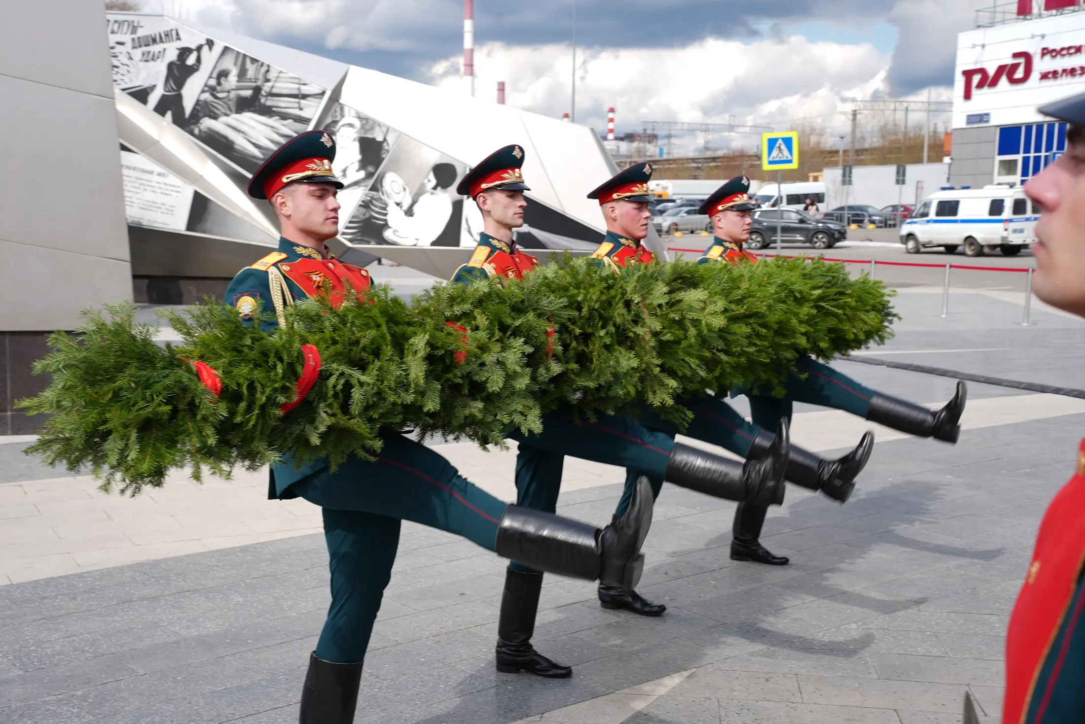 Церемония возложения венков