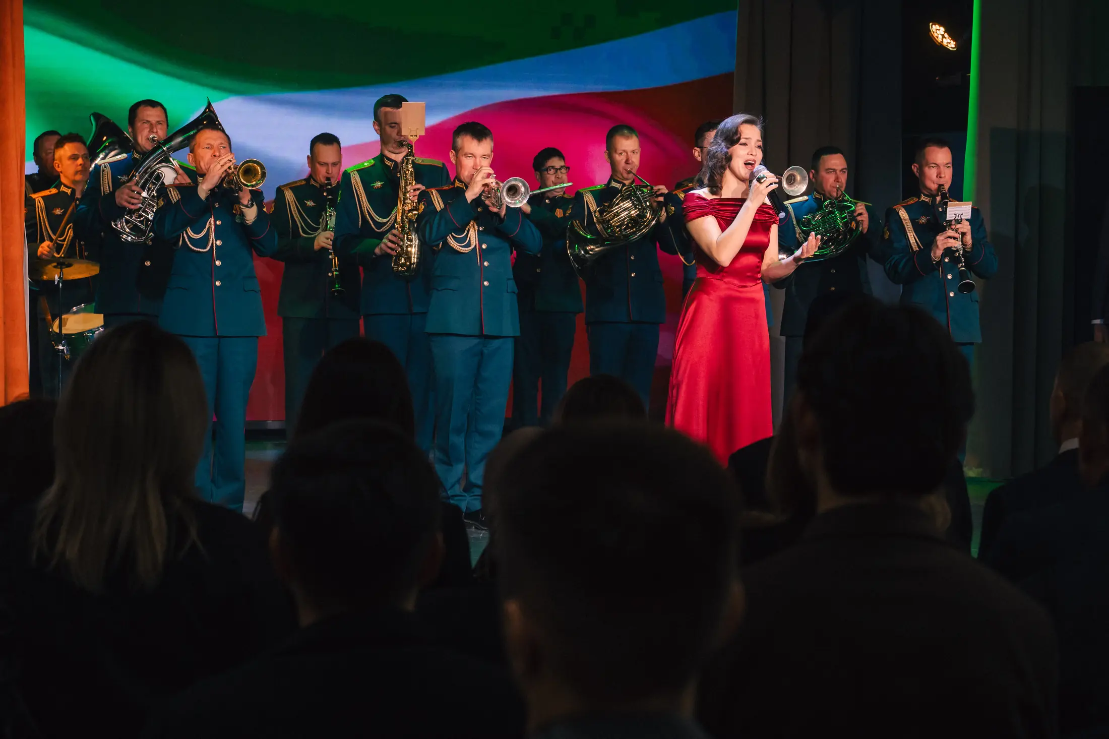 Гала-концерт военного оркестра, организованный компанией